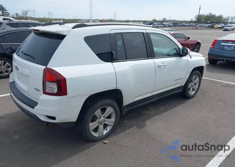 2016 Jeep Compass Latitude из США, поврежденный, VIN 1C4NJCEA2GD640798